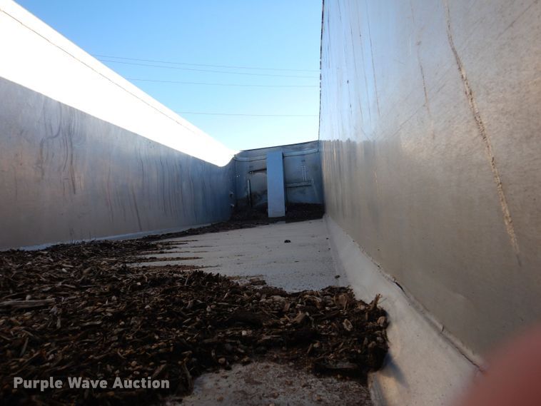 image for item DK2042 2004 Benson  end dump trailer