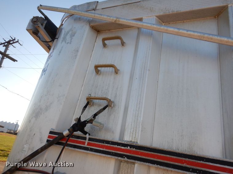 image for item DK2042 2004 Benson  end dump trailer