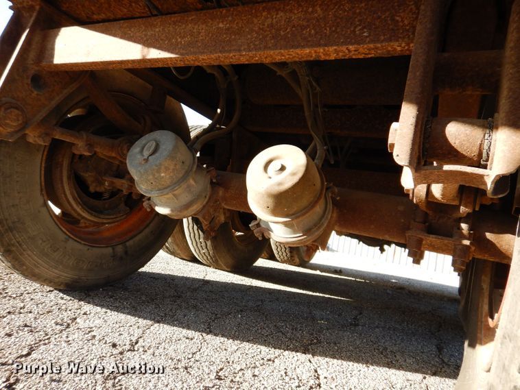 image for item DK2042 2004 Benson  end dump trailer