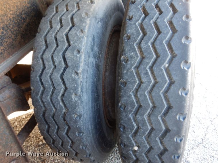 image for item DK2042 2004 Benson  end dump trailer