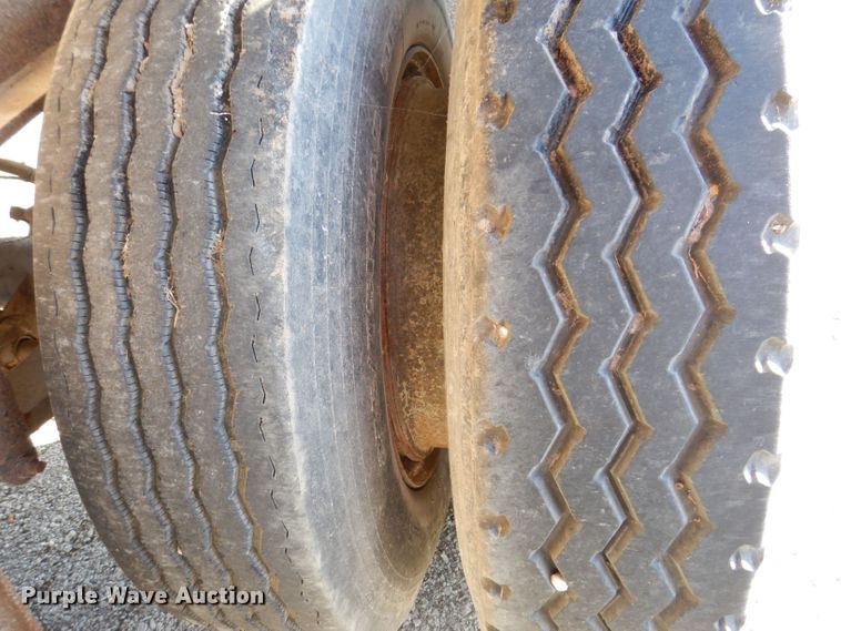 image for item DK2042 2004 Benson  end dump trailer