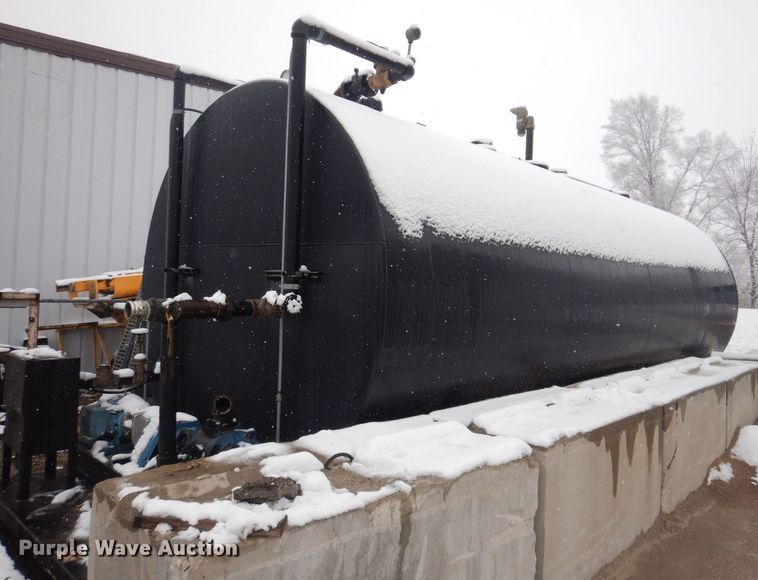 image for item DK2055 Asphalt rejuvenator tank