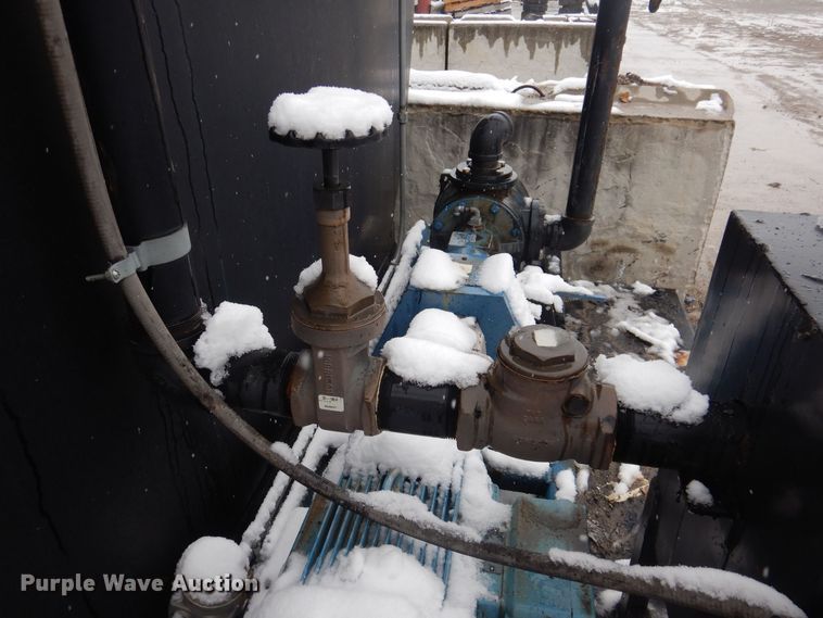 image for item DK2055 Asphalt rejuvenator tank