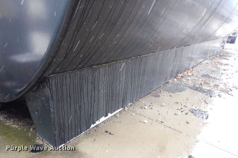 image for item DK2055 Asphalt rejuvenator tank