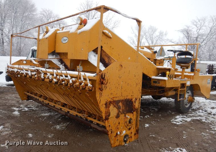 image for item DK2056 Entyre  chip spreader