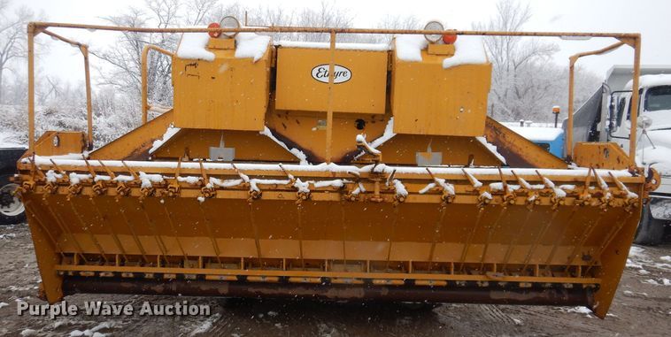 image for item DK2056 Entyre  chip spreader