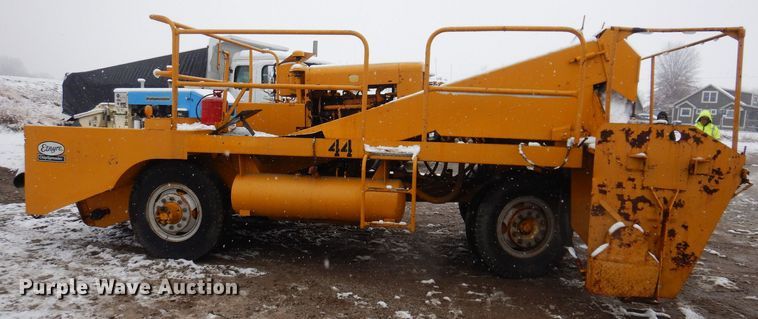 image for item DK2056 Entyre  chip spreader