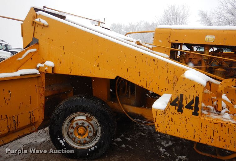 image for item DK2056 Entyre  chip spreader