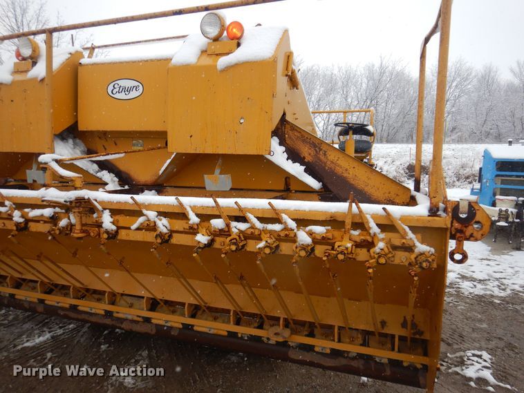 image for item DK2056 Entyre  chip spreader