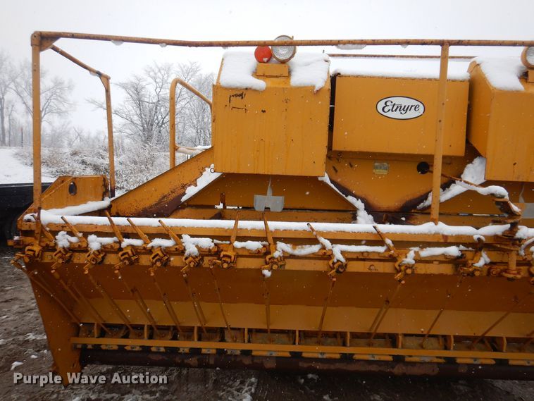 image for item DK2056 Entyre  chip spreader