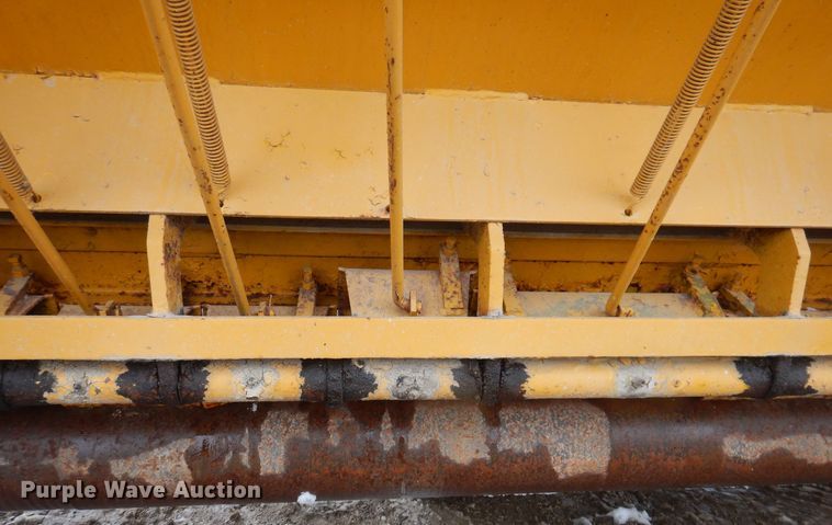 image for item DK2056 Entyre  chip spreader