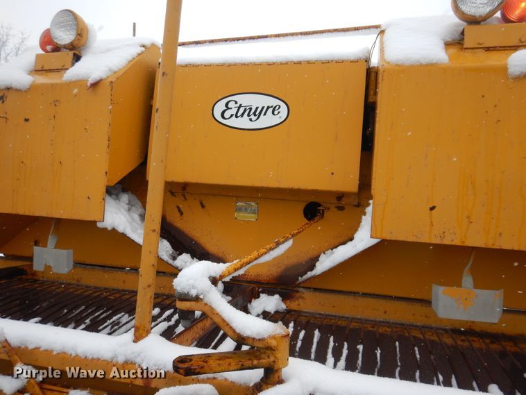 image for item DK2056 Entyre  chip spreader