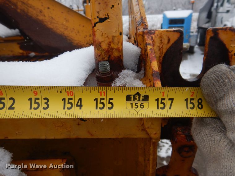 image for item DK2056 Entyre  chip spreader