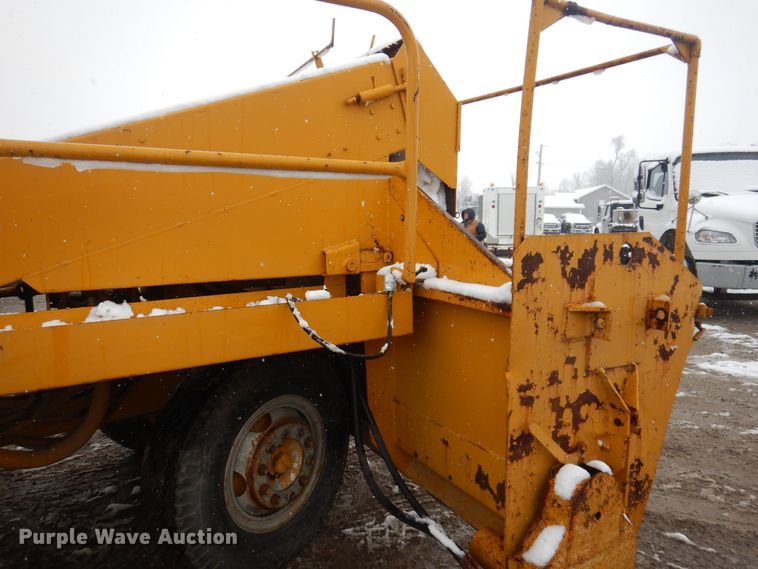 image for item DK2056 Entyre  chip spreader