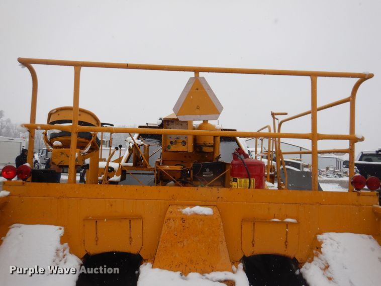 image for item DK2056 Entyre  chip spreader