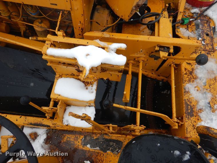 image for item DK2056 Entyre  chip spreader