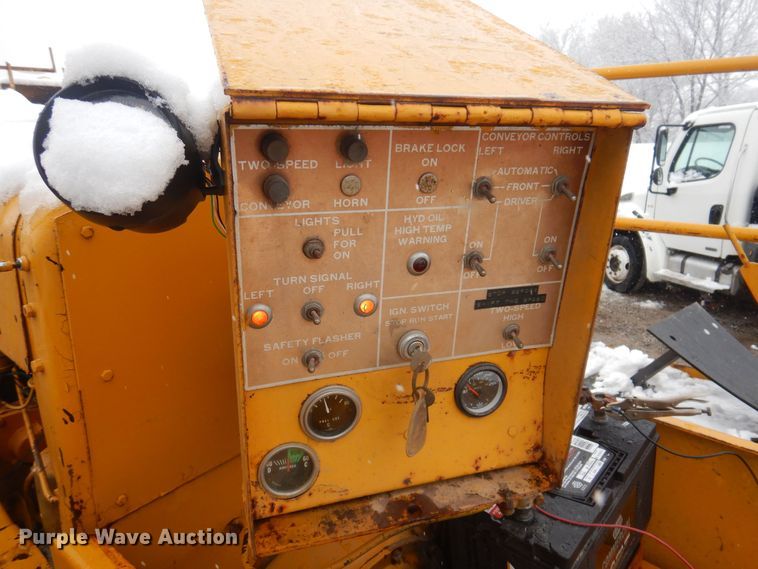 image for item DK2056 Entyre  chip spreader