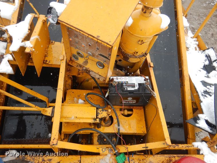 image for item DK2056 Entyre  chip spreader