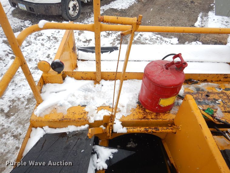 image for item DK2056 Entyre  chip spreader