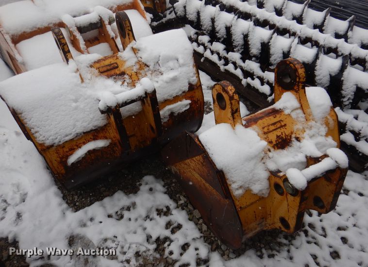 image for item DK2057 (2) backhoe buckets