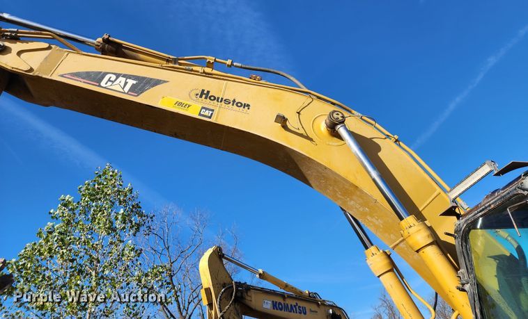 image for item DM4862 2005 Caterpillar 330CL  excavator