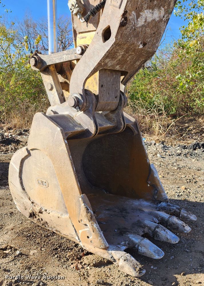 image for item DM4862 2005 Caterpillar 330CL  excavator