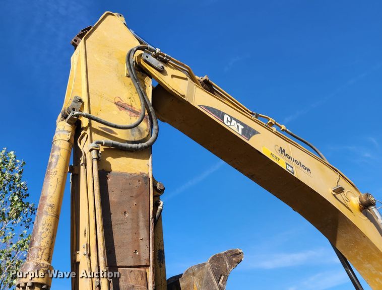 image for item DM4862 2005 Caterpillar 330CL  excavator