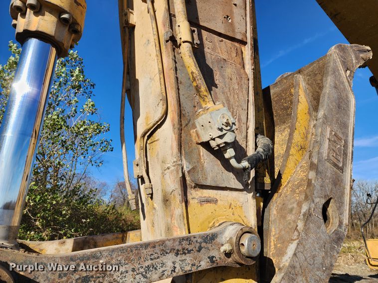 image for item DM4862 2005 Caterpillar 330CL  excavator