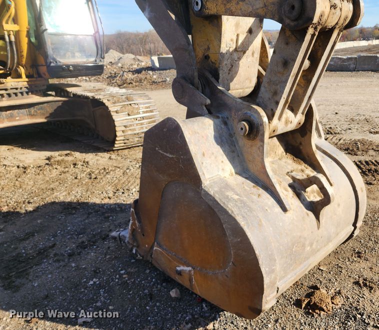 image for item DM4862 2005 Caterpillar 330CL  excavator