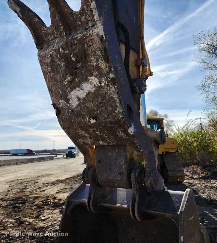 image for item DM4862 2005 Caterpillar 330CL  excavator