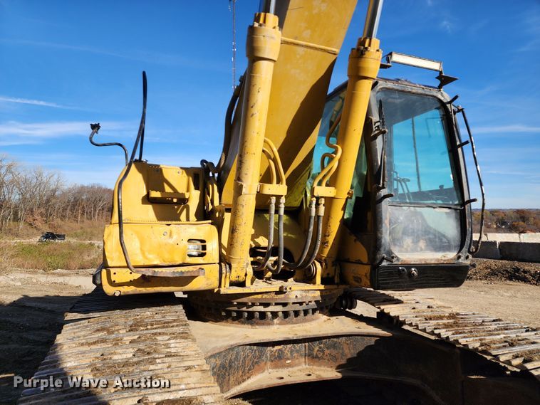image for item DM4862 2005 Caterpillar 330CL  excavator