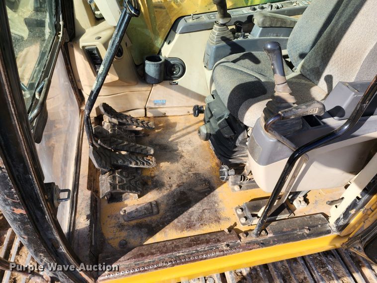 image for item DM4862 2005 Caterpillar 330CL  excavator