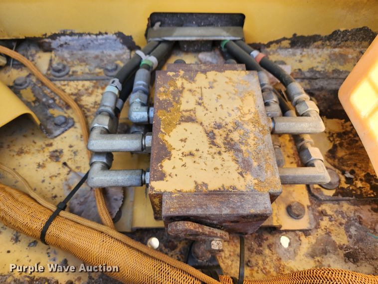 image for item DM4862 2005 Caterpillar 330CL  excavator