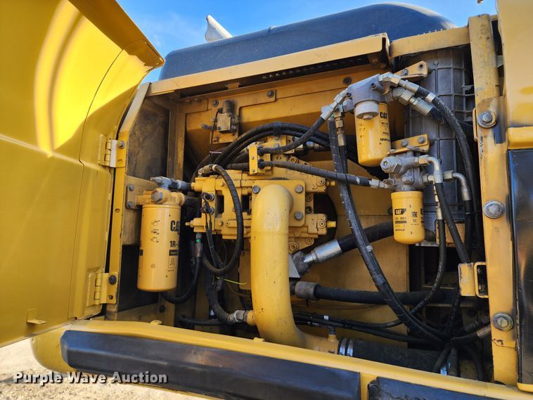 image for item DM4862 2005 Caterpillar 330CL  excavator