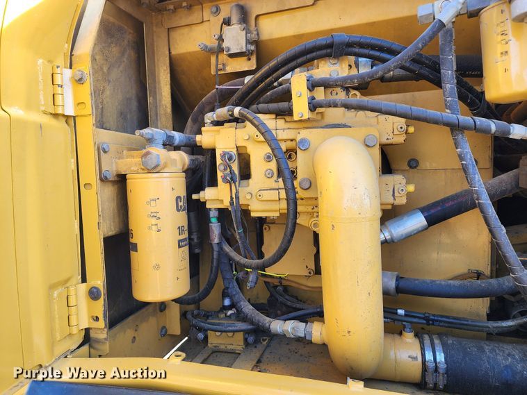 image for item DM4862 2005 Caterpillar 330CL  excavator