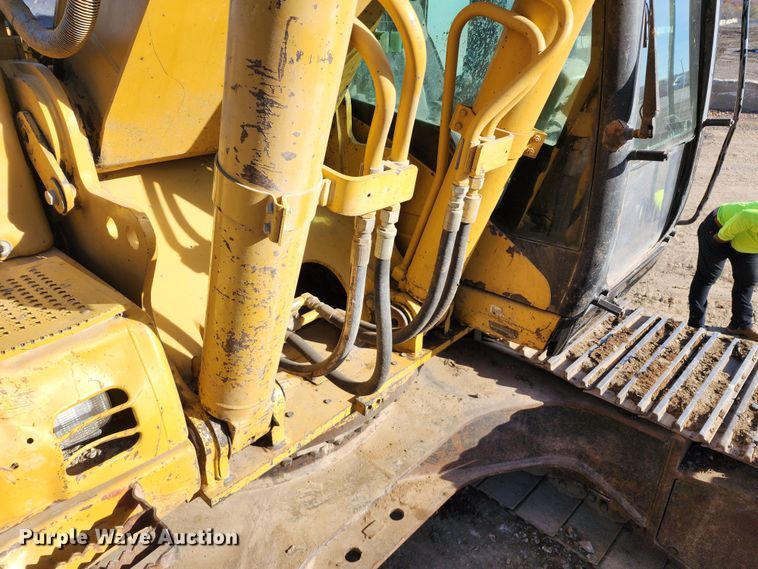 image for item DM4862 2005 Caterpillar 330CL  excavator