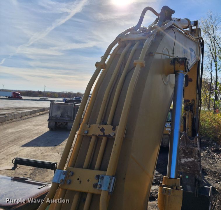 image for item DM4862 2005 Caterpillar 330CL  excavator