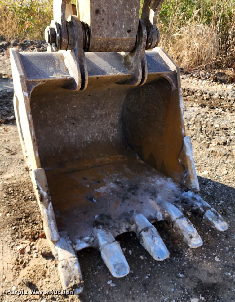 image for item DM4862 2005 Caterpillar 330CL  excavator