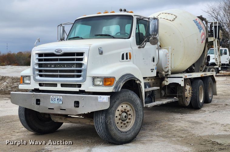 image for item DM4871 2007 Sterling LT9500  ready mix truck
