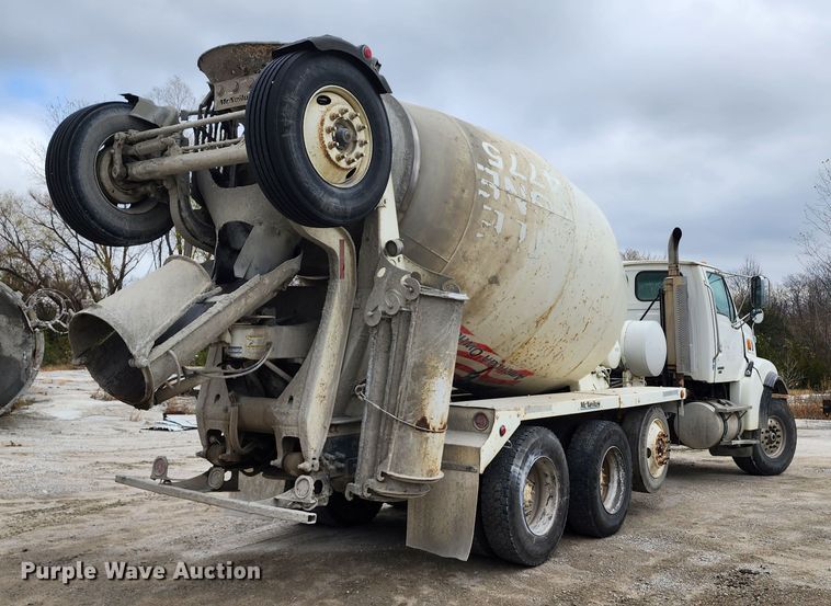 image for item DM4871 2007 Sterling LT9500  ready mix truck