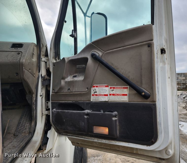 image for item DM4871 2007 Sterling LT9500  ready mix truck