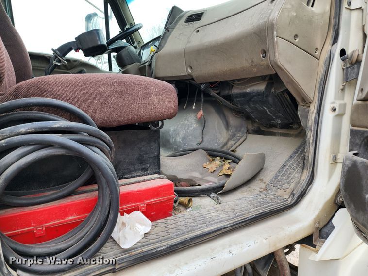 image for item DM4871 2007 Sterling LT9500  ready mix truck