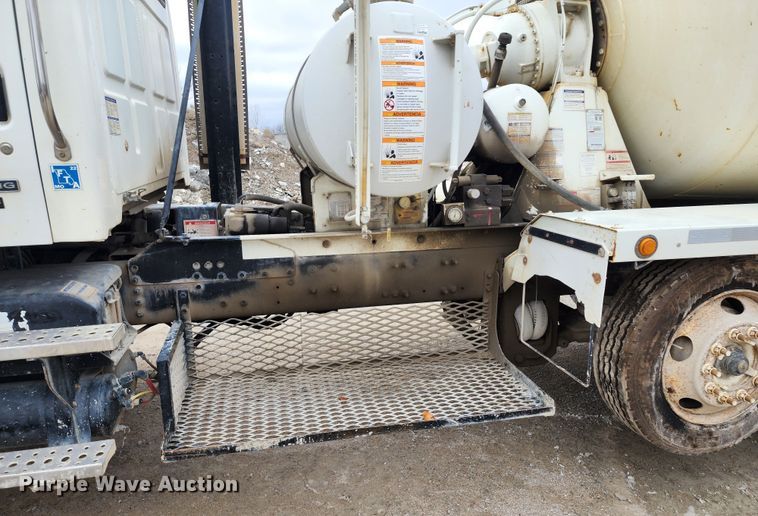 image for item DM4871 2007 Sterling LT9500  ready mix truck