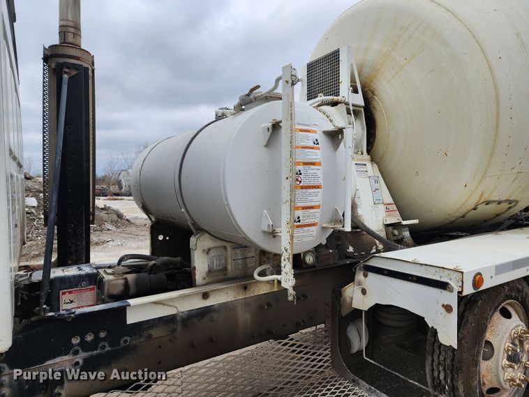 image for item DM4871 2007 Sterling LT9500  ready mix truck