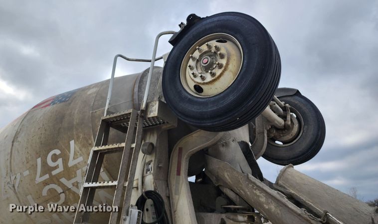 image for item DM4871 2007 Sterling LT9500  ready mix truck