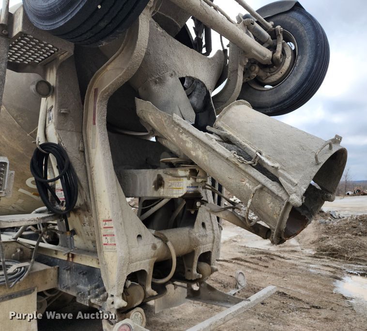 image for item DM4871 2007 Sterling LT9500  ready mix truck