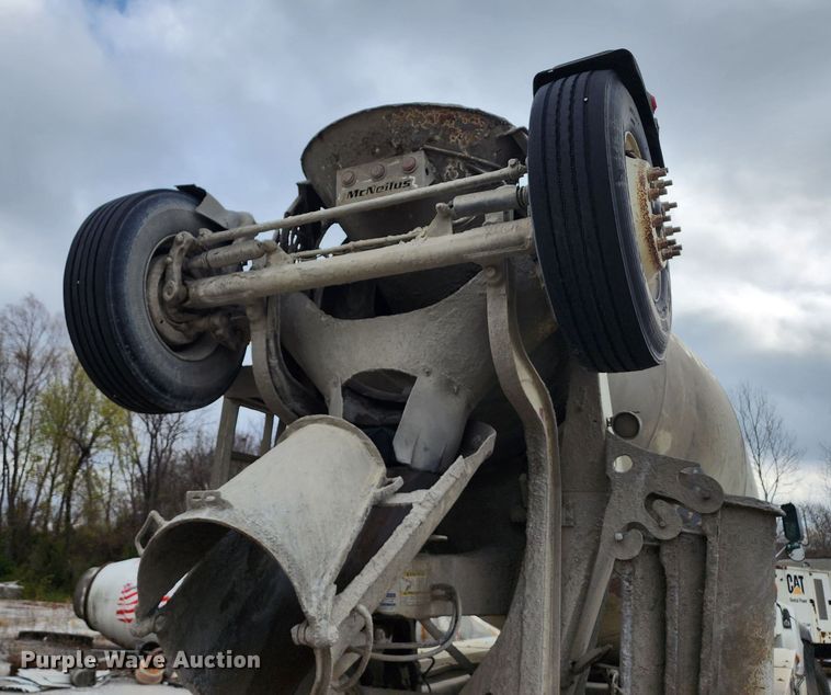 image for item DM4871 2007 Sterling LT9500  ready mix truck