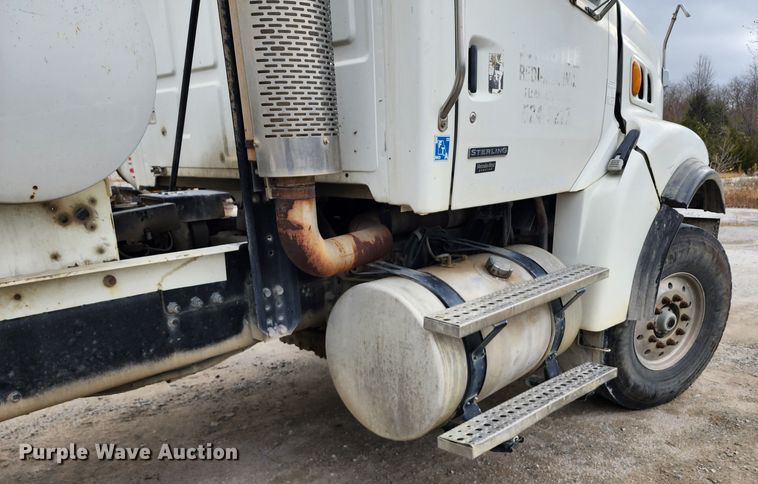 image for item DM4871 2007 Sterling LT9500  ready mix truck