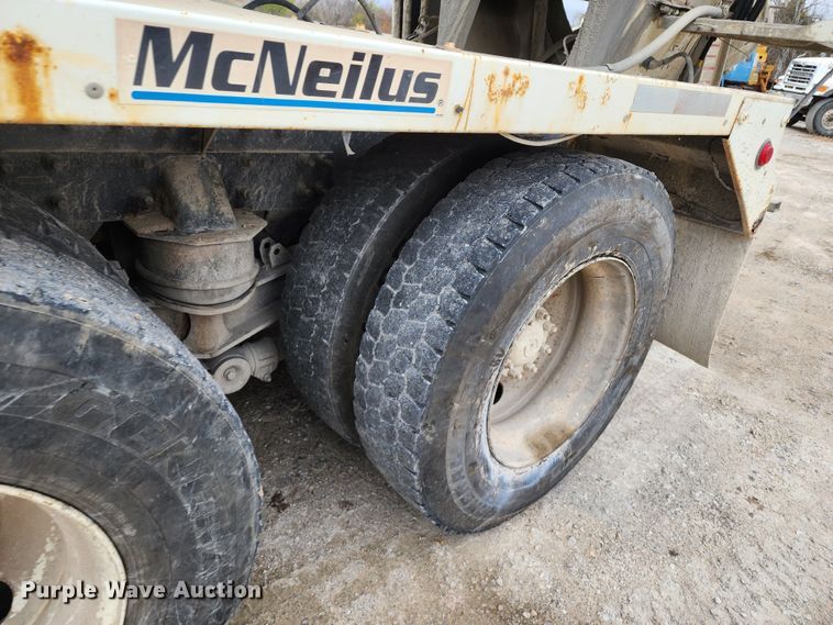 image for item DM4871 2007 Sterling LT9500  ready mix truck