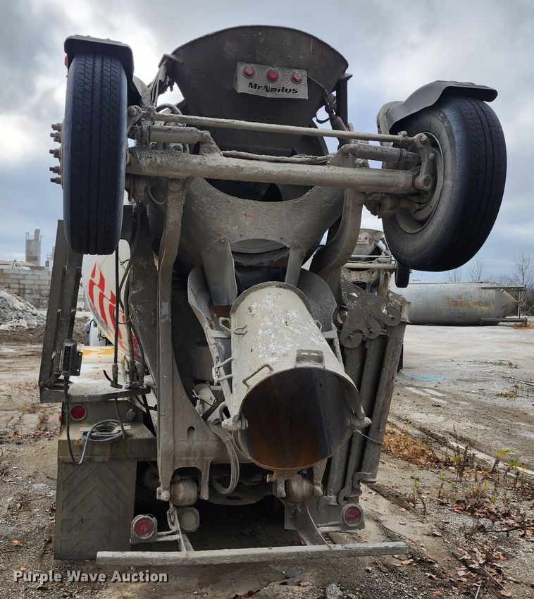 image for item DM4872 2007 Sterling LT9500  ready mix truck